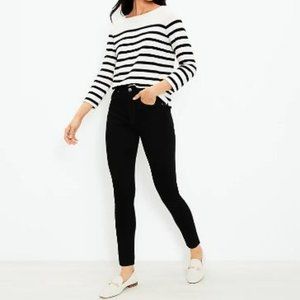 Petite Curvy High Rise Skinny Jeans in Black